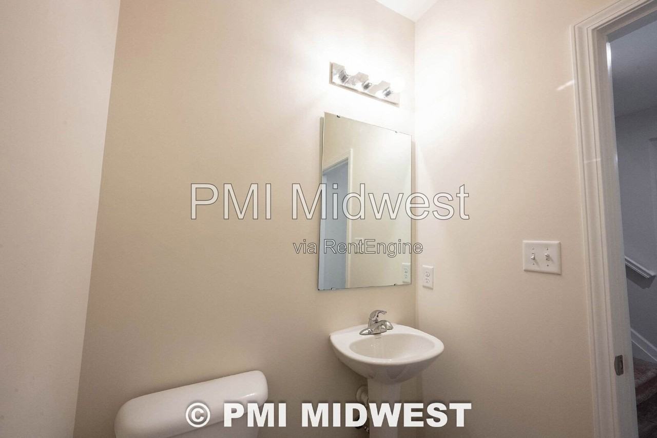 10828 Penwell Way - Photo 3 of 36