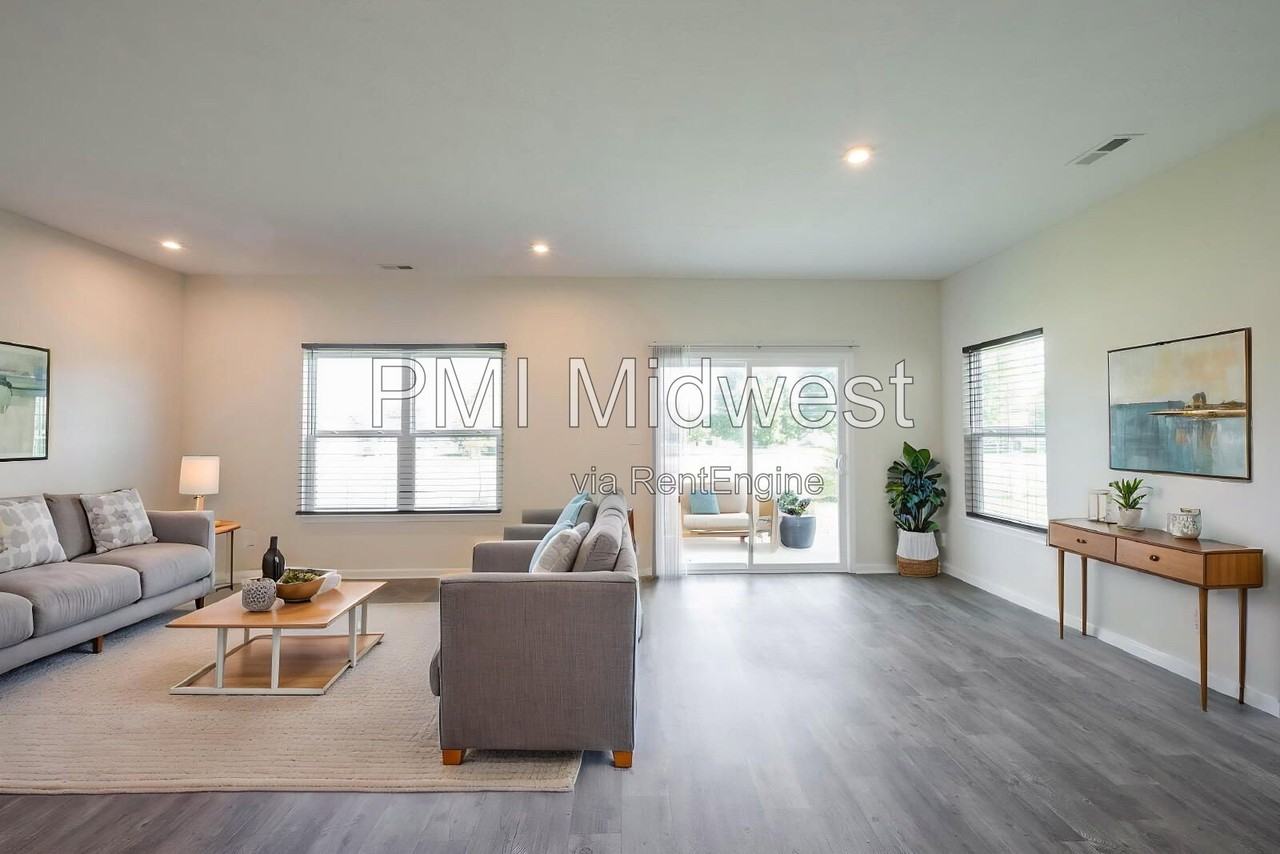 10828 Penwell Way - Photo 7 of 36