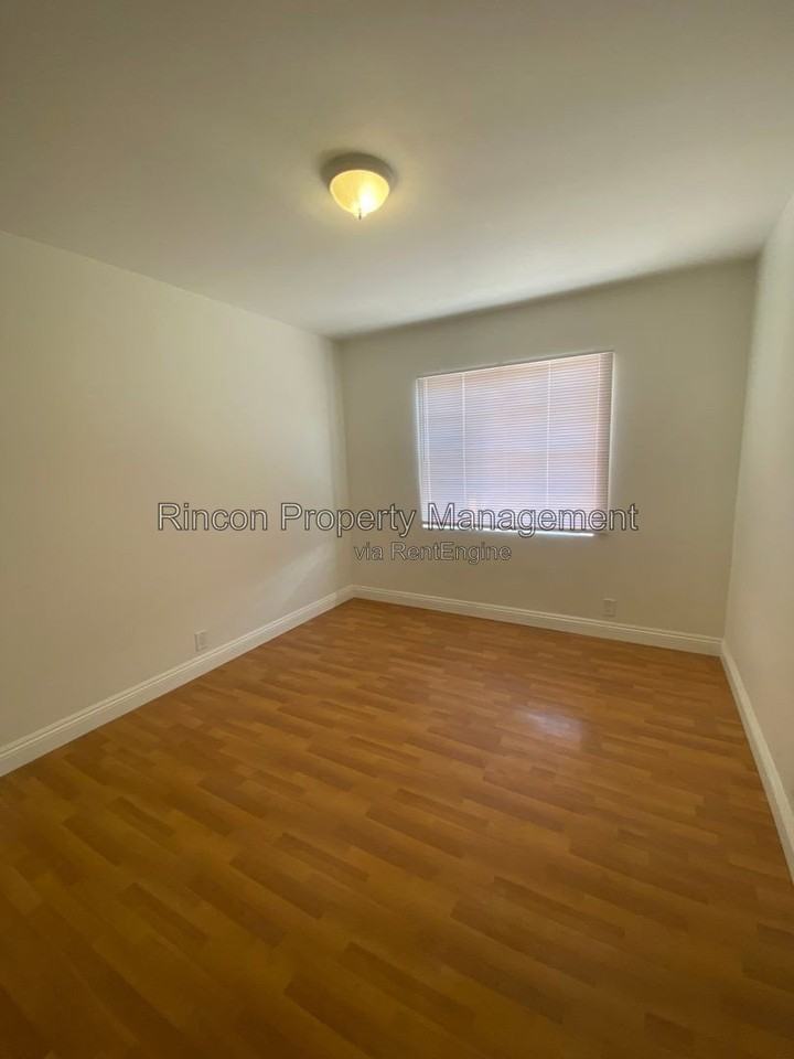 451 S Olive St #B - Photo 5 of 11