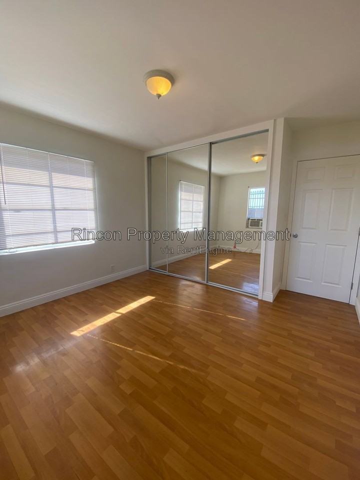 451 S Olive St #B - Photo 6 of 11