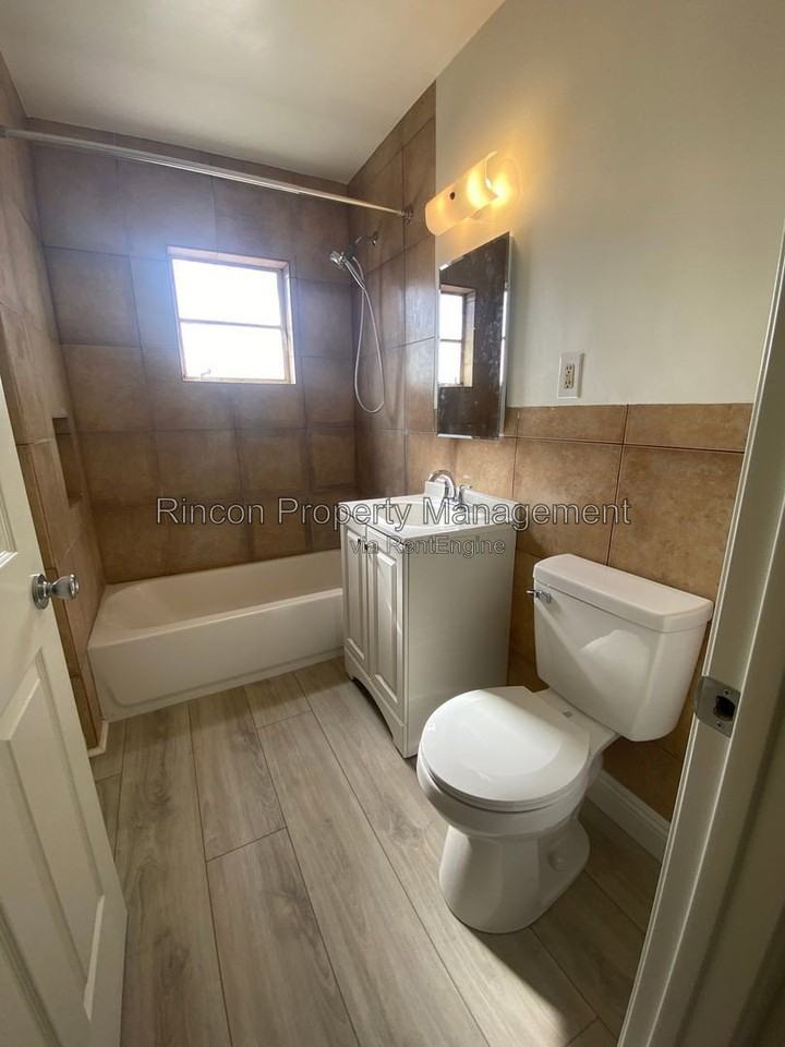 451 S Olive St #B - Photo 7 of 11