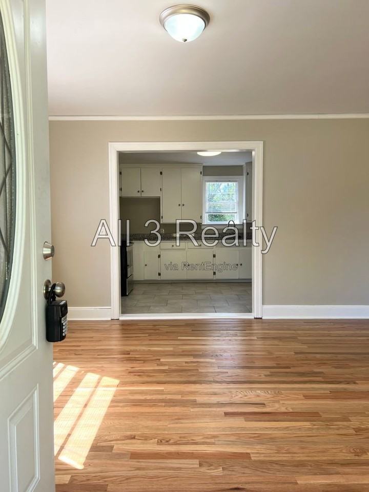 723 Hillman St - Photo 6 of 28