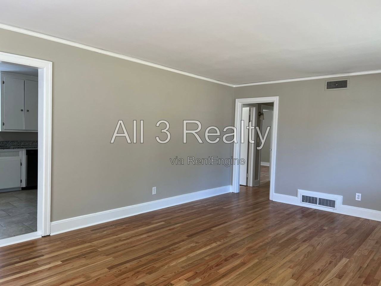 723 Hillman St - Photo 7 of 28