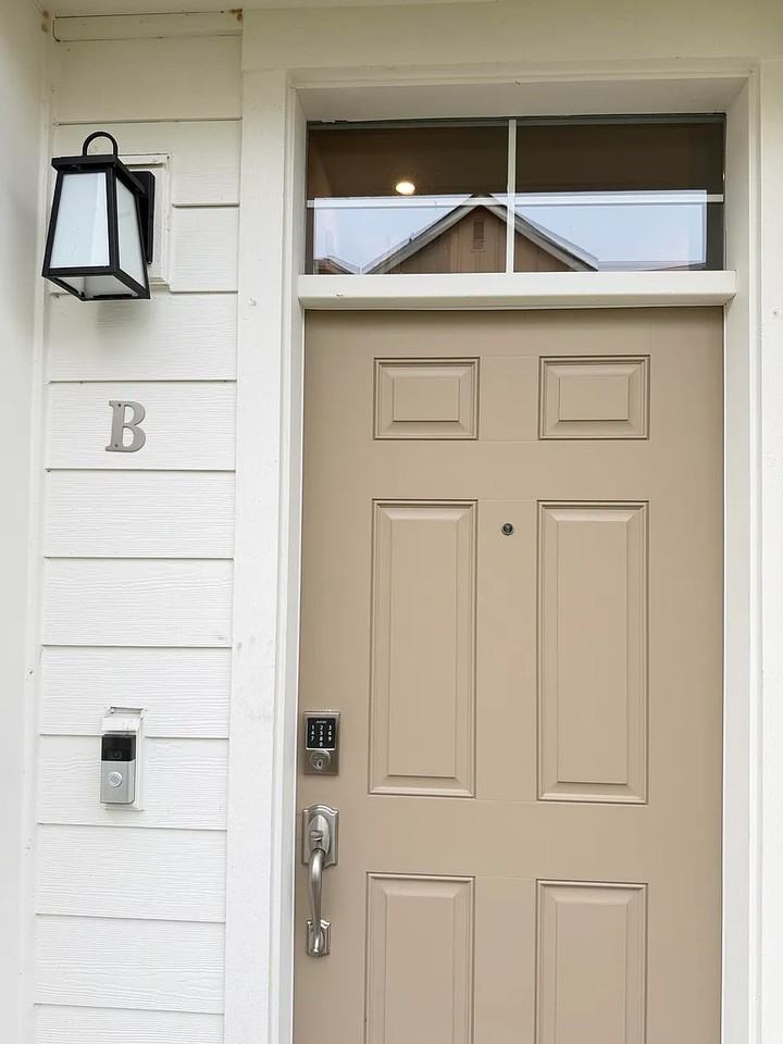 12012 Ne 193rd Ln #B - Photo 3 of 36
