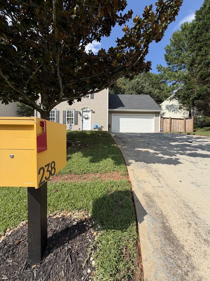 2386 Mills Bnd #NA - Photo 2 of 16