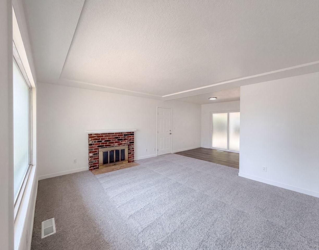 466 Sw 139th Ave #NA - Photo 2 of 12