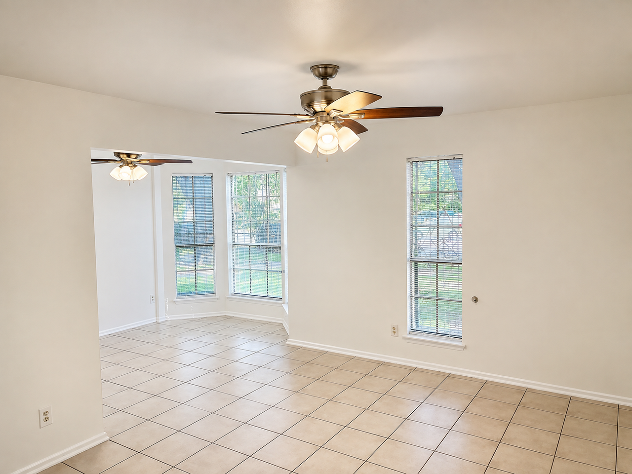 215 W Mistletoe Ave #A - Photo 4 of 8