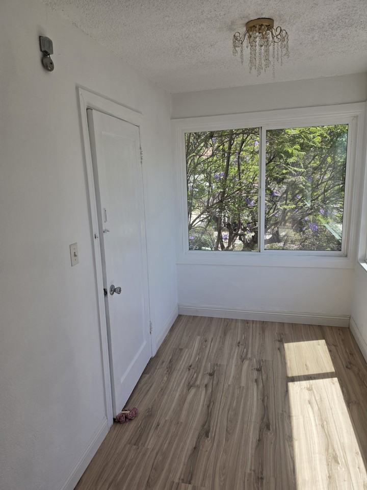 1105 Nolden St - Photo 2 of 5