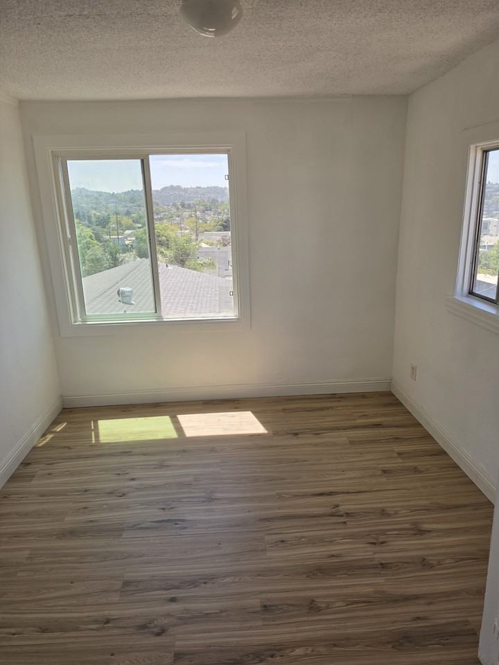 1105 Nolden St - Photo 4 of 5