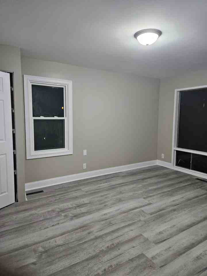 1020 South Park Boulevard - Photo 5 of 12