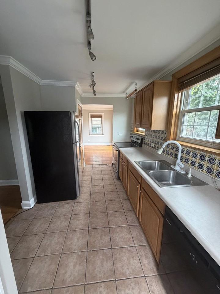 9510 Campbell Ave #SFH - Photo 4 of 10