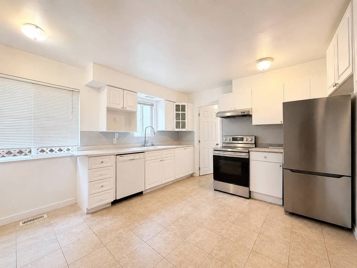 13475 Hilton Road - Photo 2 of 12