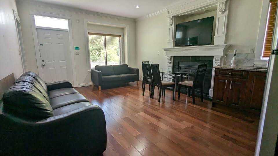 1621 Cliff Avenue - Photo 2 of 6
