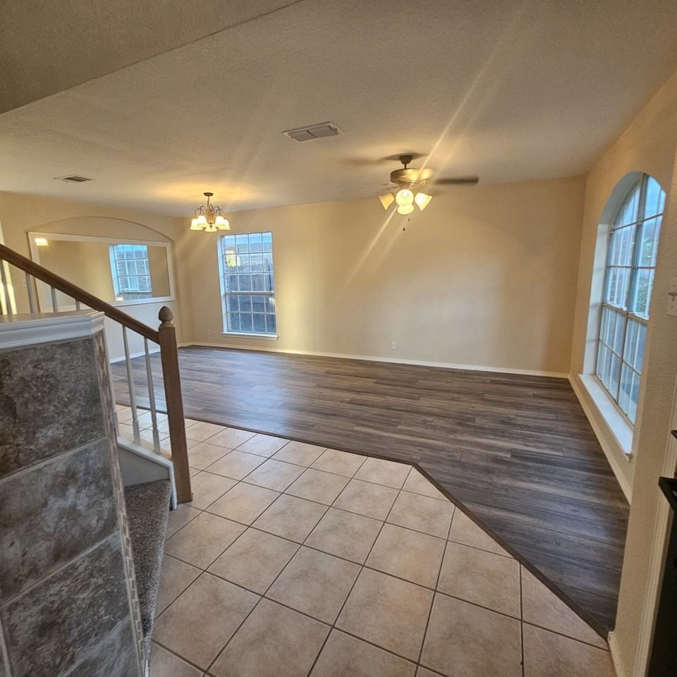 1123 Apollo Ln - Photo 2 of 24