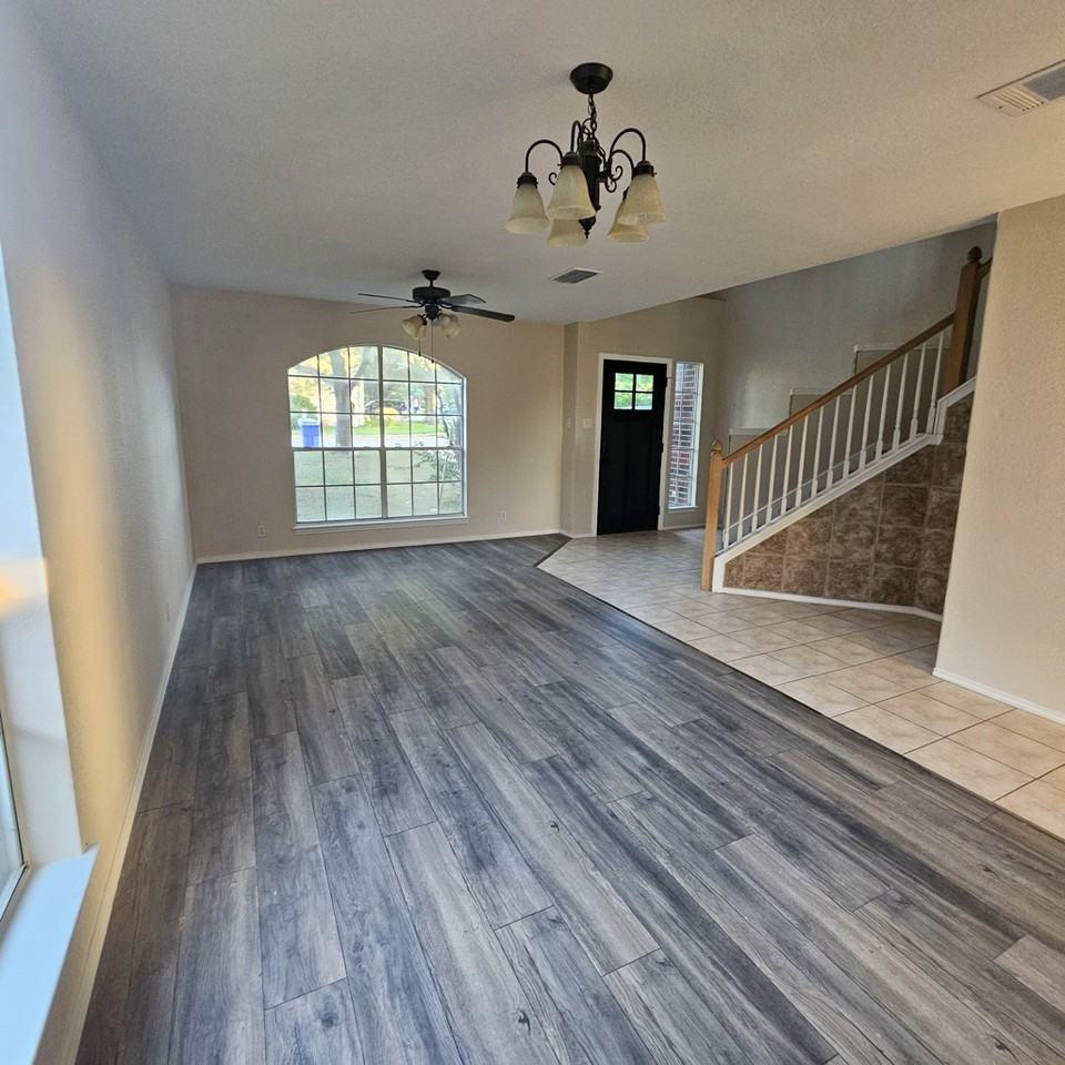 1123 Apollo Ln - Photo 5 of 24