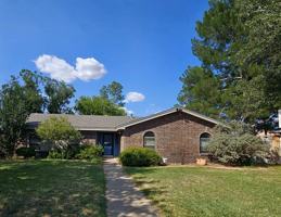 featured image of 2402 Emerson Ct