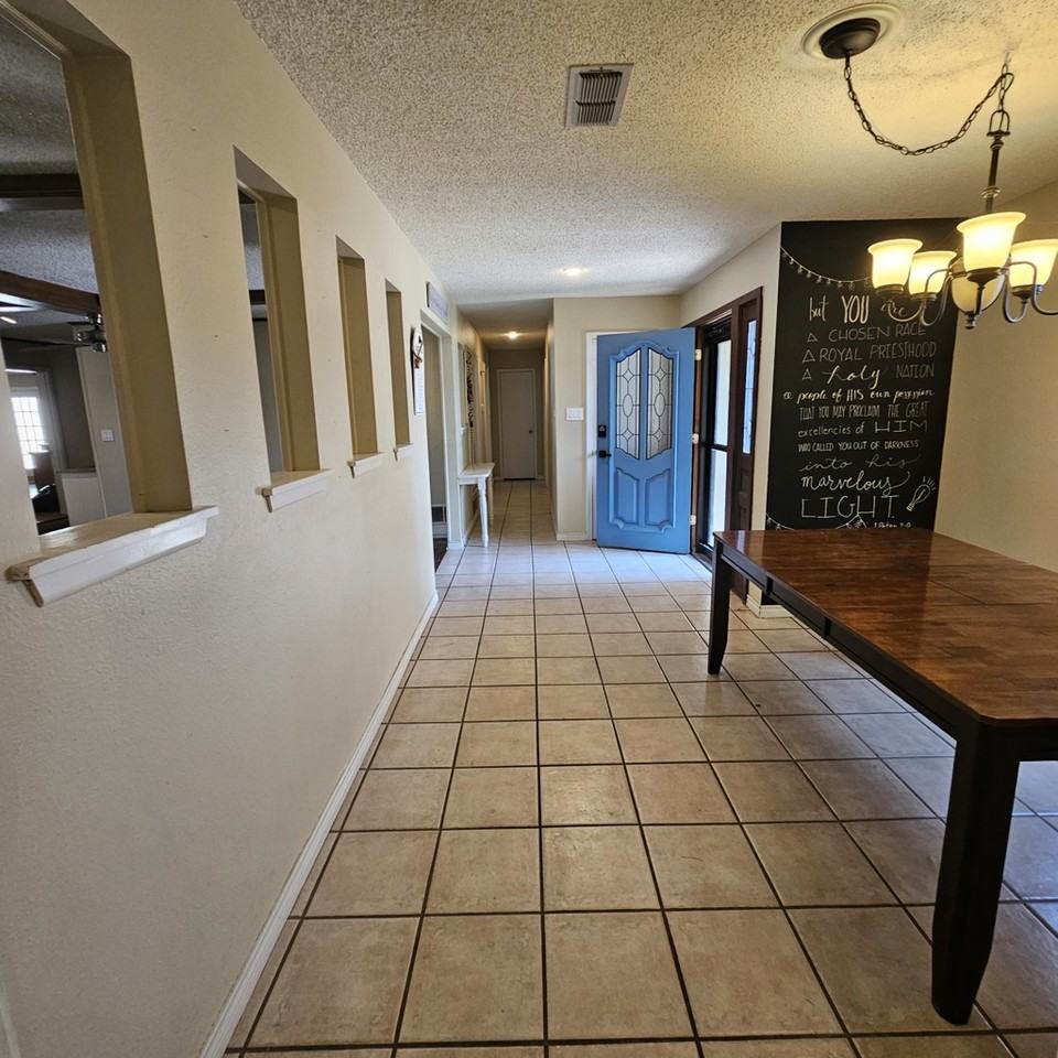2402 Emerson Ct - Photo 3 of 23