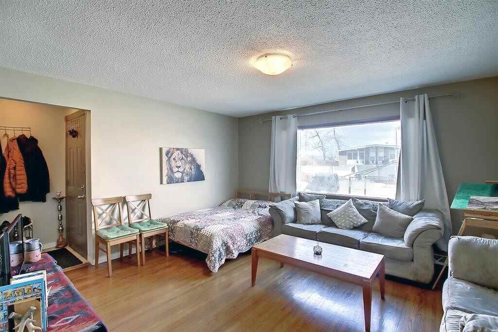 513 34 Ave Ne - Photo 2 of 8