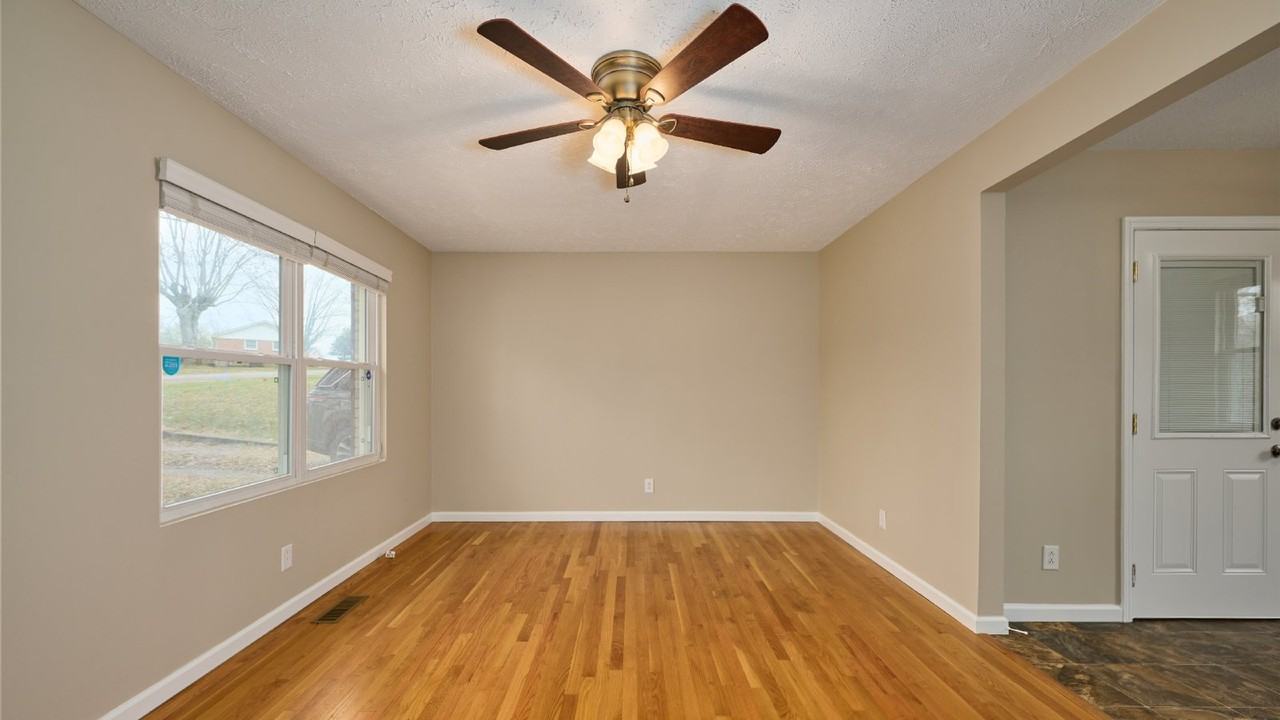1713 Meadowbrook Dr - Photo 6 of 16
