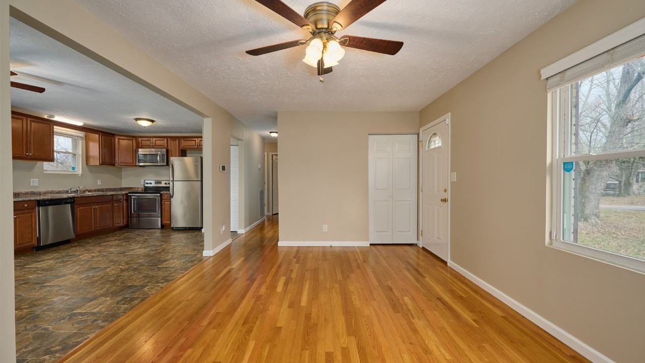 1713 Meadowbrook Dr - Photo 7 of 16