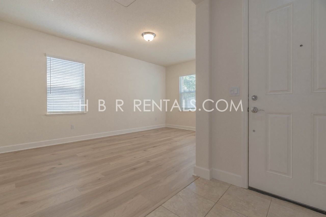 547 W Campania Way - Photo 5 of 42
