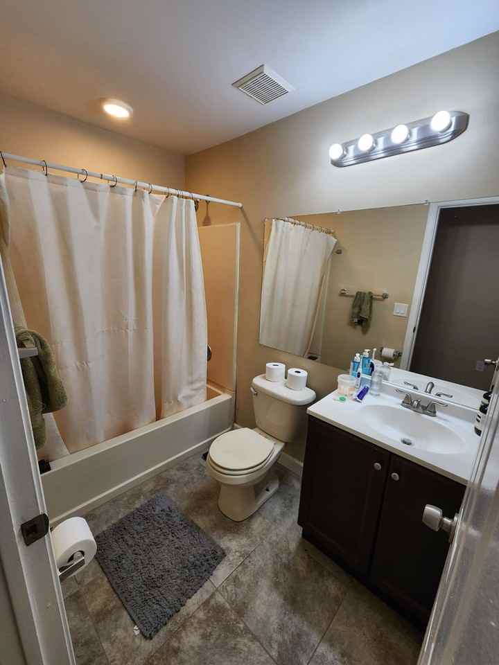 12 Colgate Dr - Photo 2 of 11