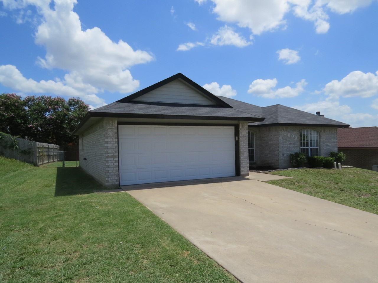 2802 Woodlands Dr - Photo 3 of 27