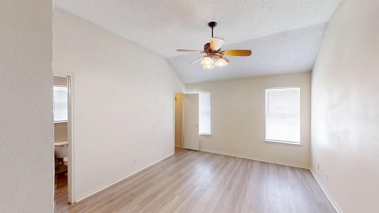 2802 Woodlands Dr - Photo 5 of 27