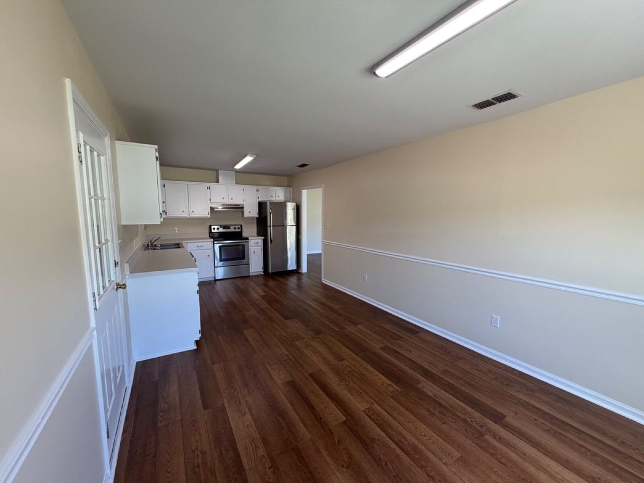 920 Malibu Dr - Photo 4 of 15