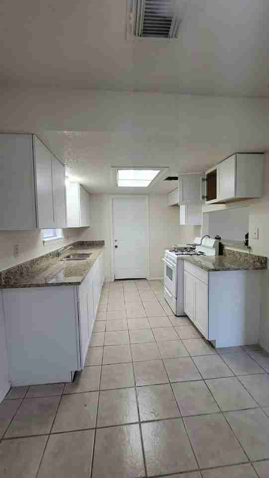 18214 Almonte Ln - Photo 4 of 6