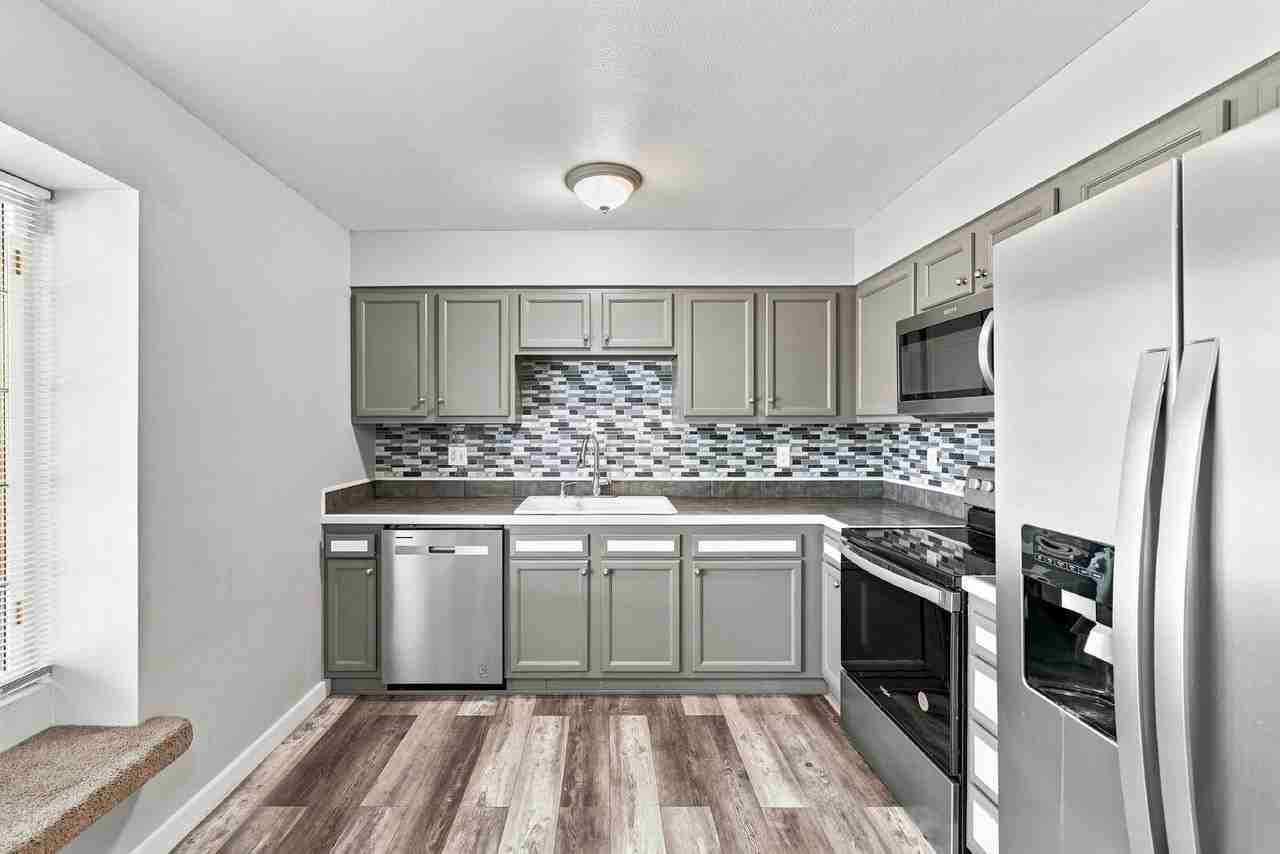 4031 Shelley Ave - Photo 7 of 34