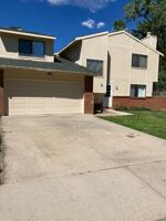 featured image of 1065 Fairway Ct