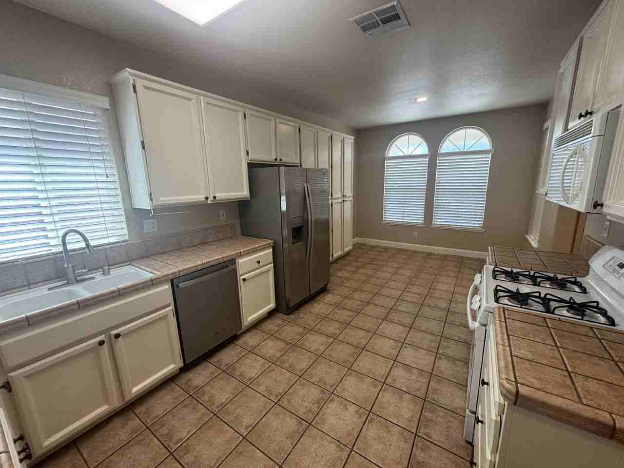 1724 Magenta Dr - Photo 4 of 22