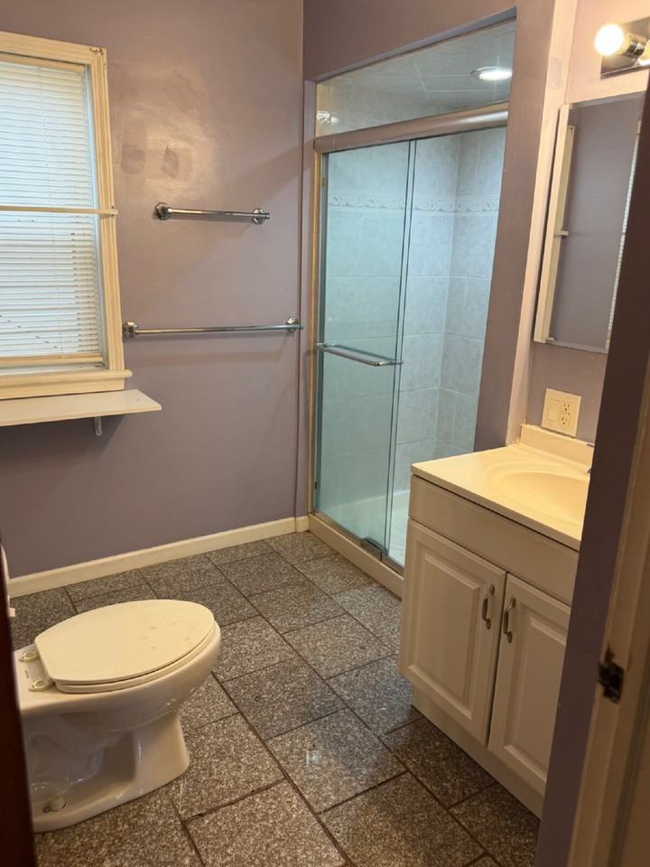 1715 W Market St #2 - Photo 4 of 9