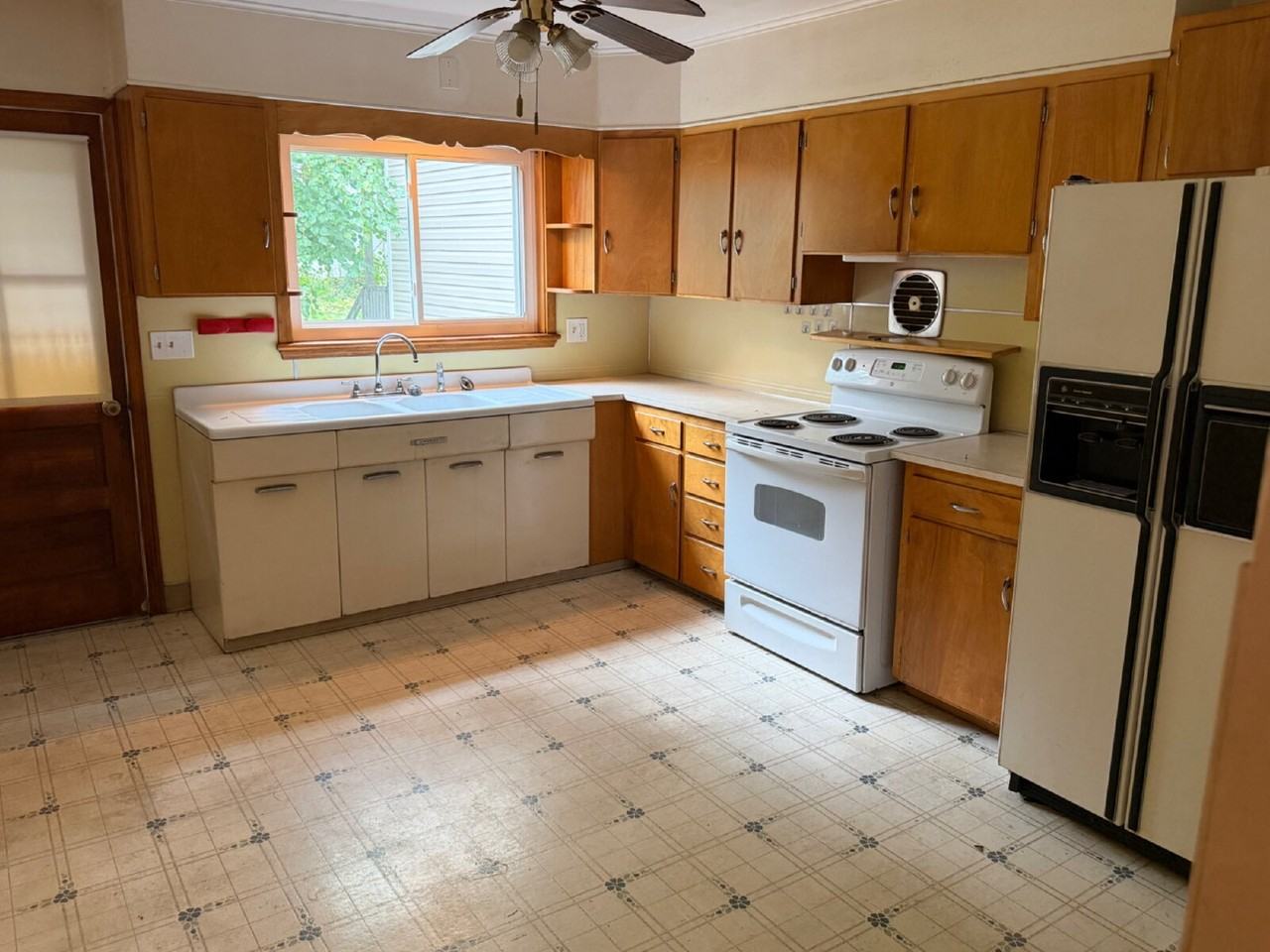 1715 W Market St #2 - Photo 5 of 9