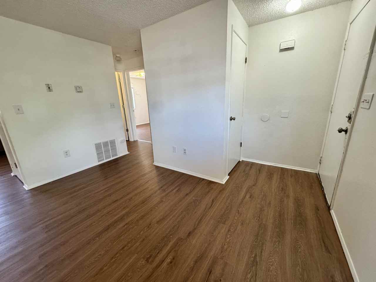 525 E 13th St #D - Photo 2 of 9