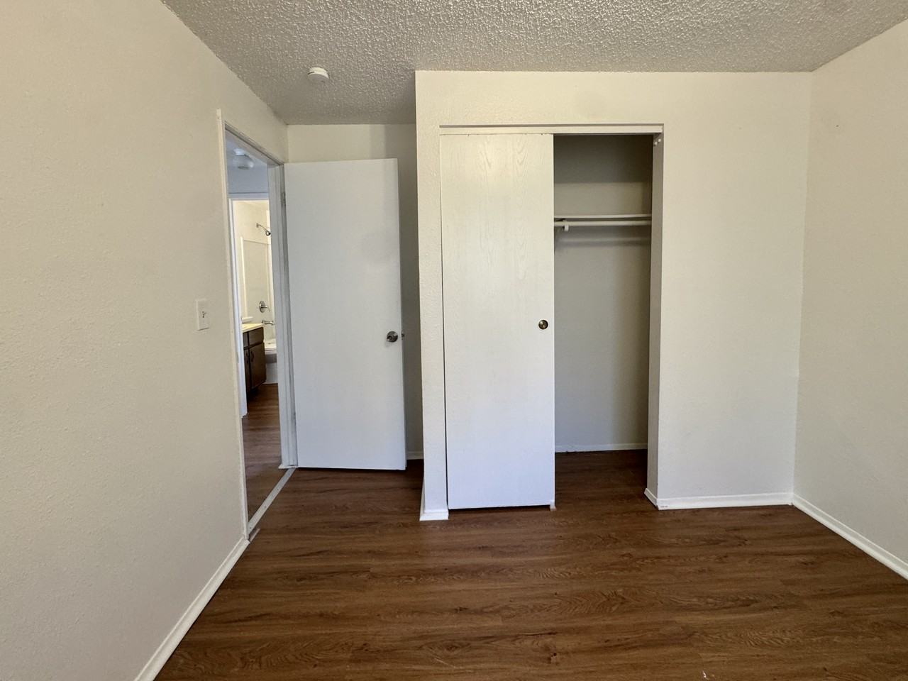 525 E 13th St #D - Photo 6 of 9