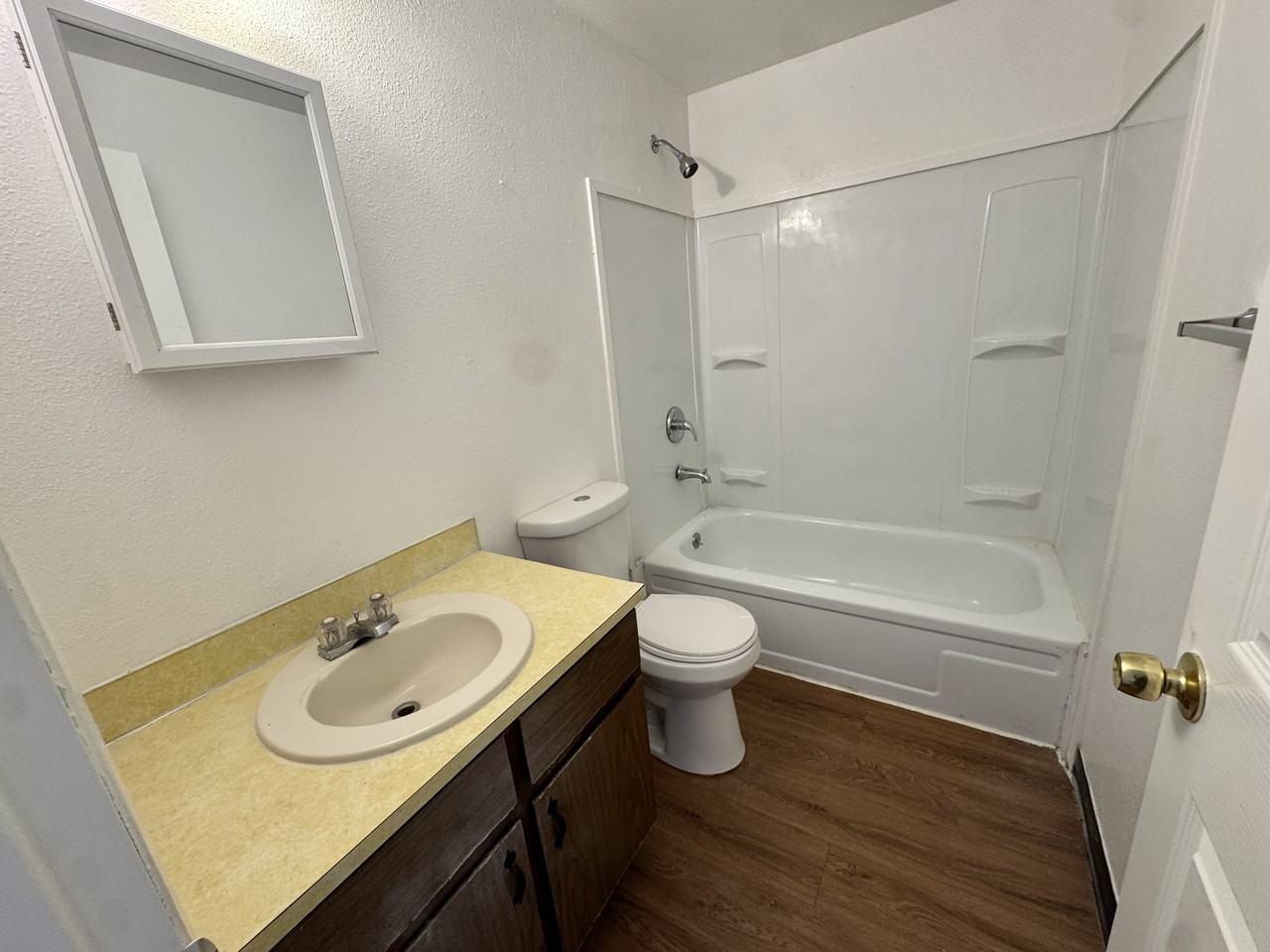 525 E 13th St #D - Photo 7 of 9