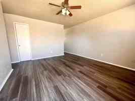 featured image of LZ 529 42nd Street B