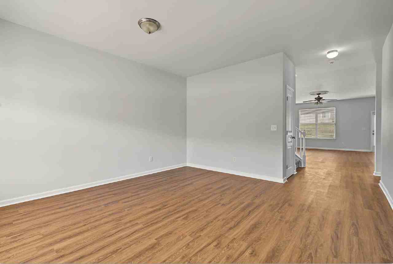201 Hope Valley Rd - Photo 7 of 35