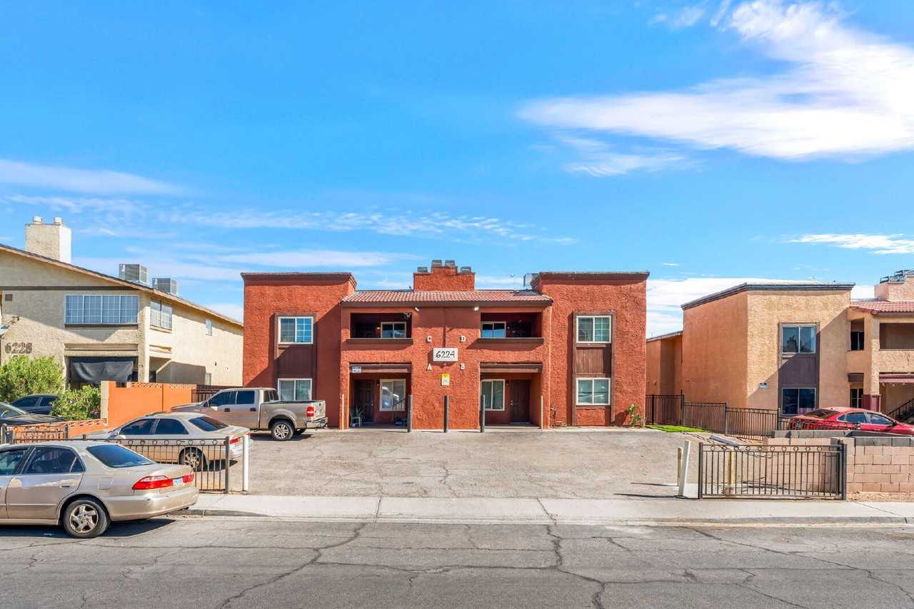 6224 Yerba Ln #C - Photo 3 of 39