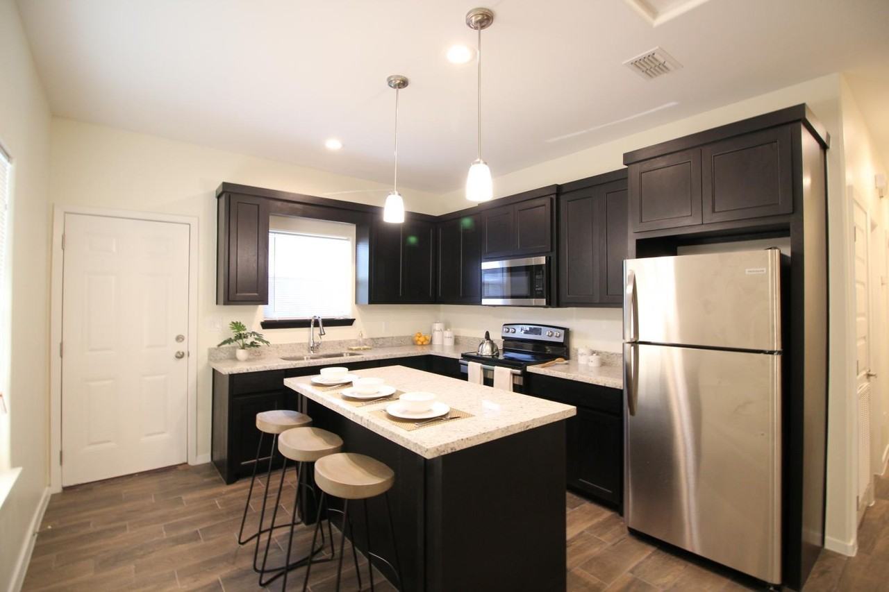 511 Downing Ave #1 - Photo 4 of 13