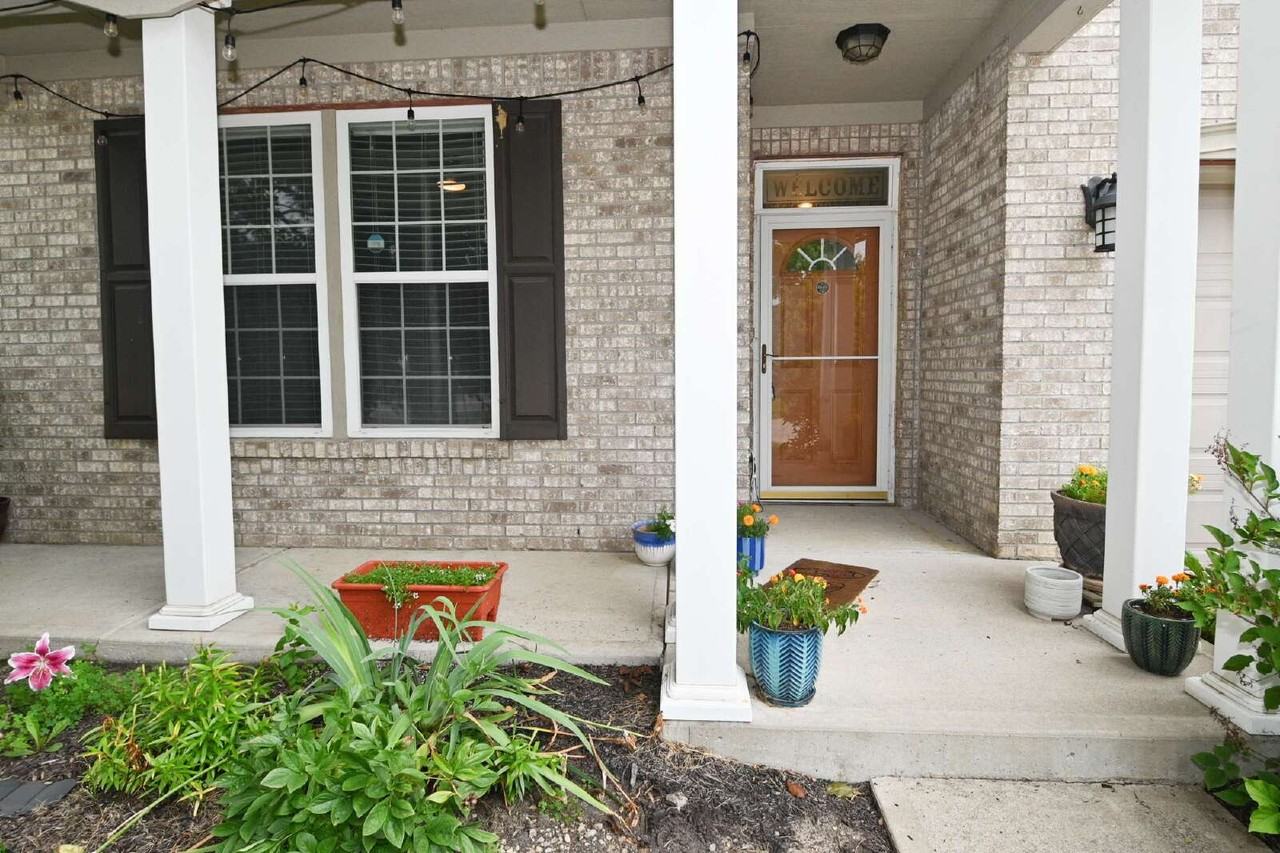 8405 Swift Ct - Photo 3 of 50