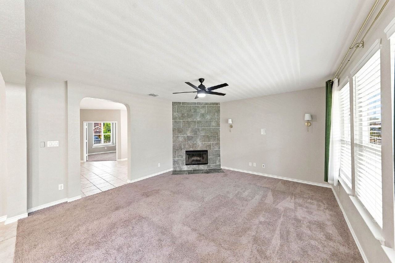 15162 Sirius Cir - Photo 7 of 50