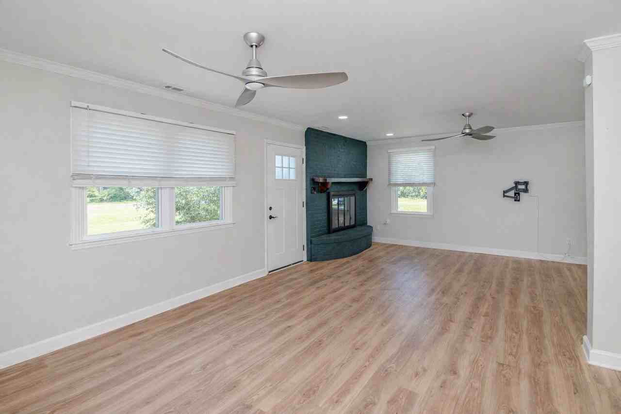 120 Erik Dr - Photo 4 of 25