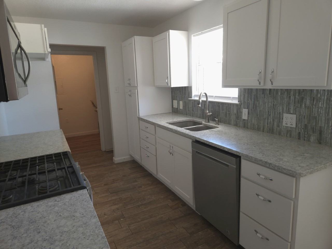 5913 Whispering Ln - Photo 4 of 11