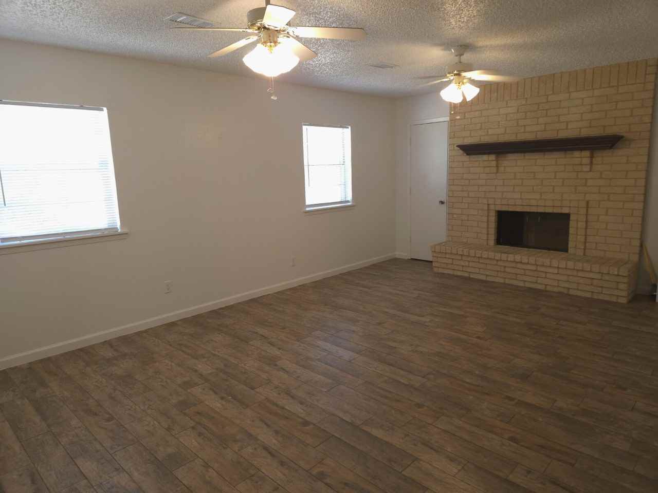 5913 Whispering Ln - Photo 5 of 11