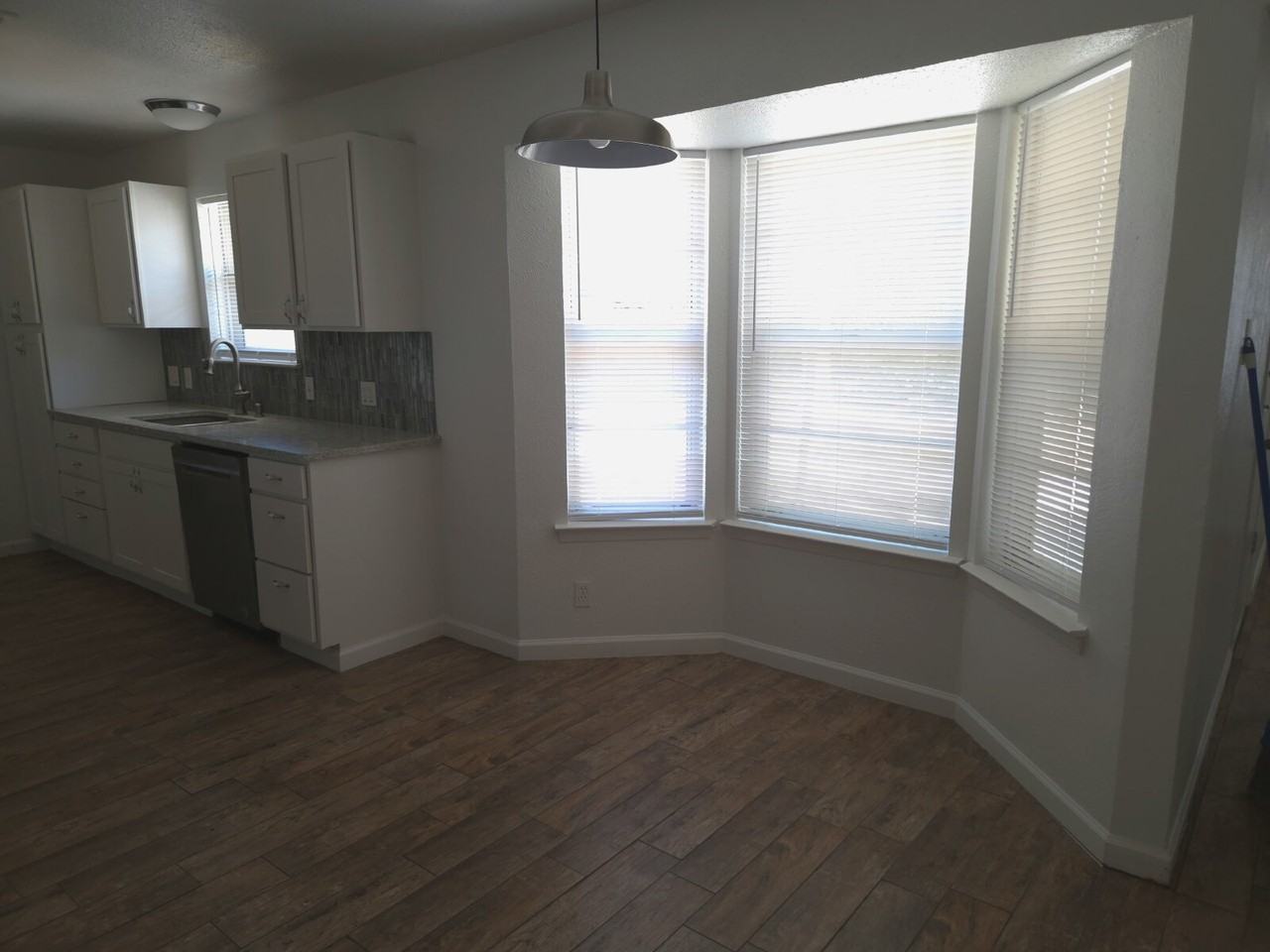 5913 Whispering Ln - Photo 6 of 11