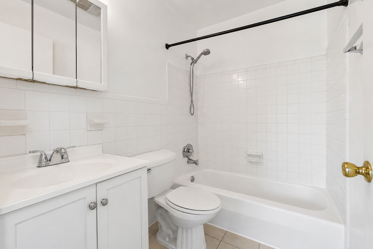 1544 Providence Blvd - Photo 4 of 19