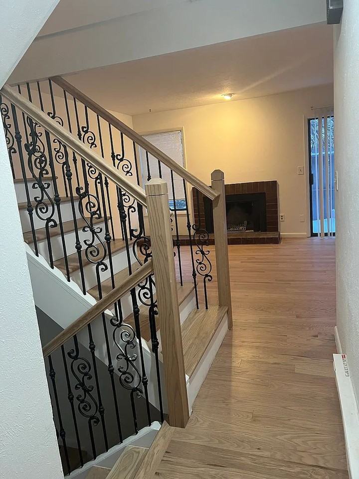 3160 Eastwood Ct - Photo 3 of 13